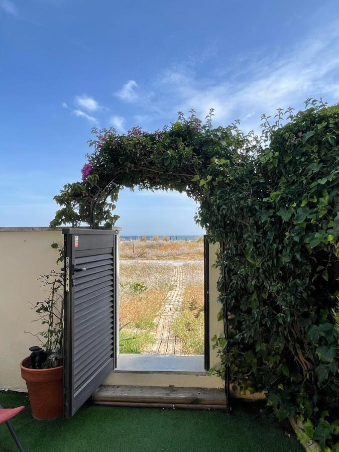 Beach Flat With Garden Castelldefels Exterior photo